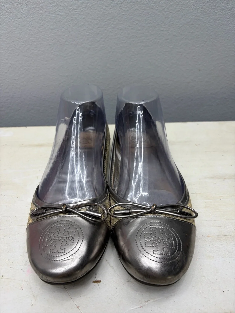 Tory Burch Silver Mettalic Verbena Leather Flats Size 8
